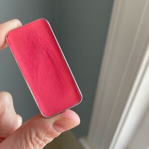 Seint: lip & cheek in DAHLIA